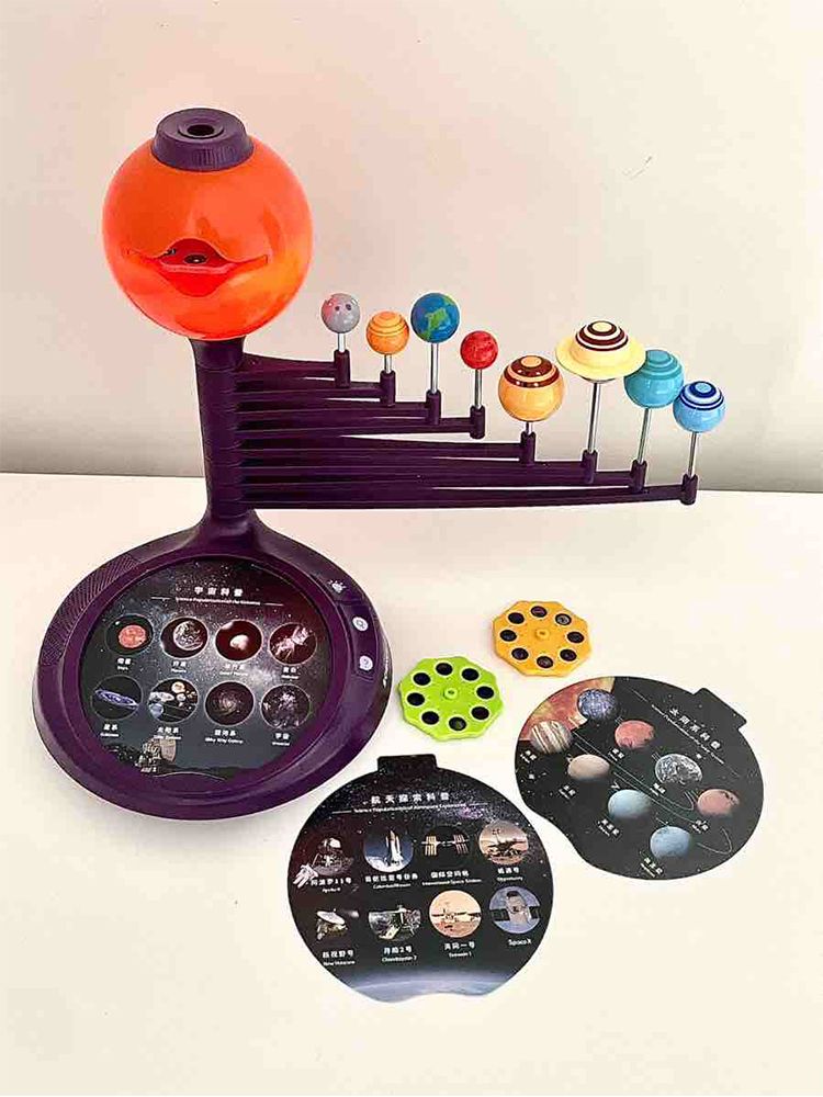 太陽系プロジェクター子供用おもちゃ STEMテクノロジーガジ - Science And Invention のレビューと価格
